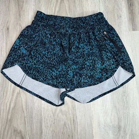 Lululemon Tracker Short V *4" - Picture 4 of 6